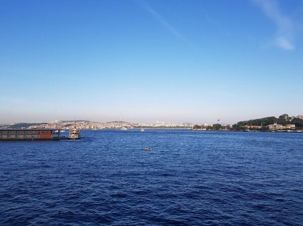 როგორ მოვხვდეთ პრინცის კუნძულებზე 5 ლირად: იდუმალი კუნძული, სადაც თურქულ სერიალებს იღებენ როგორ მოვხვდეთ პრინცის კუნძულებზე 5 ლირად: იდუმალი კუნძული, სადაც თურქულ სერიალებს იღებენ - Sputnik საქართველო