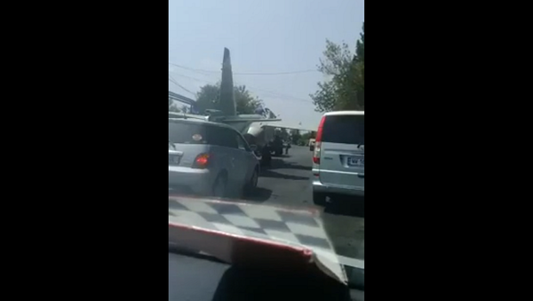 Реактивный самолет на автомобильной дороге в Тбилиси вызвал ажиотаж в Сети – видео - Sputnik Грузия