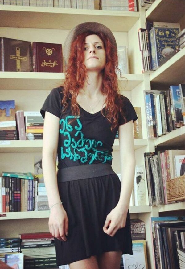 ბლოგერი, რომელიც ყველა იარაღიდან ისვრის, სამი ბრძენი მაიმუნის პრინციპი და ვიკინგების კრედო ბლოგერი, რომელიც ყველა იარაღიდან ისვრის, სამი ბრძენი მაიმუნის პრინციპი და ვიკინგების კრედო - Sputnik საქართველო