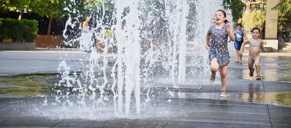 ბავშვები შადრევანში - Sputnik საქართველო