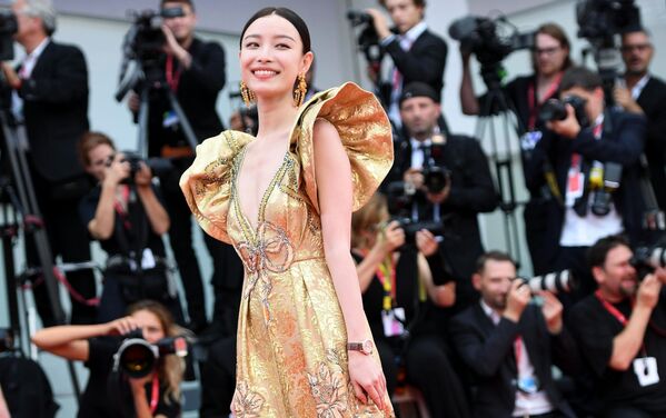 Китайская актриса Ни Ни на красной дорожке церемонии открытия 76-го Венецианского международного кинофестиваля - Sputnik Грузия