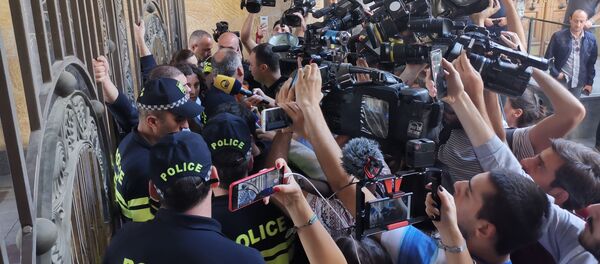 Акция протеста у парламента Грузии - Sputnik Грузия