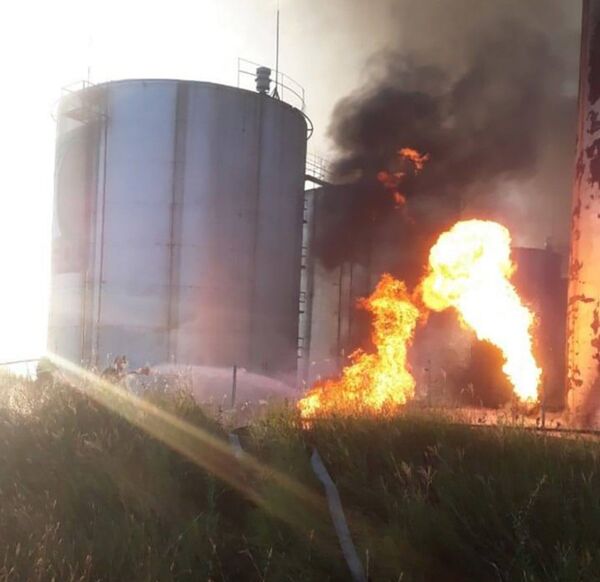 Была угроза взрыва - стали известны детали пожара на нефтебазе Wissol  в Грузии - Sputnik Грузия