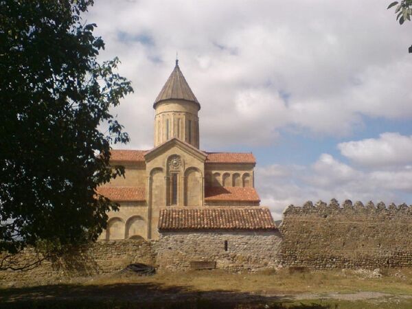 სასულიერო პირები სამთავისის კომპლექსის არქიტექტურაში უნებართვოდ ჩაერივნენ სასულიერო პირები სამთავისის კომპლექსის არქიტექტურაში უნებართვოდ ჩაერივნენ - Sputnik საქართველო