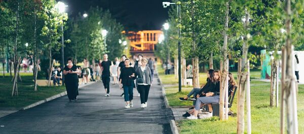 Парк в шестом микрорайоне Глдани - Sputnik Грузия