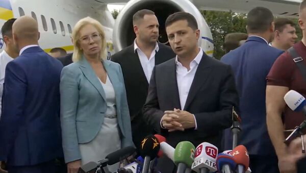 “Мы сделали первый шаг”: Зеленский рассказал, как договаривался с Путиным - видео - Sputnik Грузия