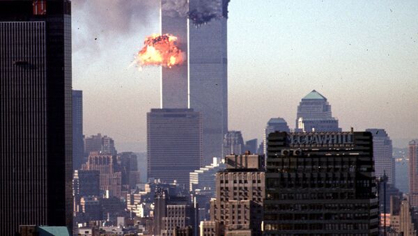 Самолет врезается в башню Всемирного торгового центра 11 сентября 2001 года - Sputnik Грузия