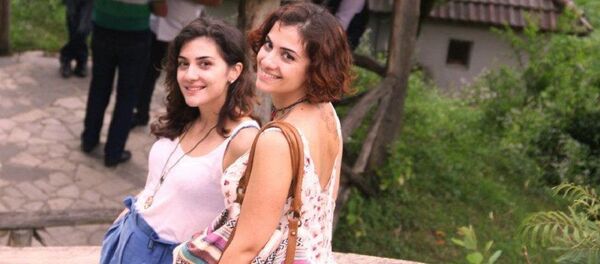 თეა შენგელაია და მისი ტყუპი და ლიანა - Sputnik საქართველო