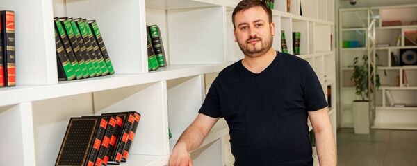 Шеф-редактор Sputnik Литва Марат Касем, фото из архива Шеф-редактор Sputnik Литва Марат Касем, фото из архива - Sputnik Грузия