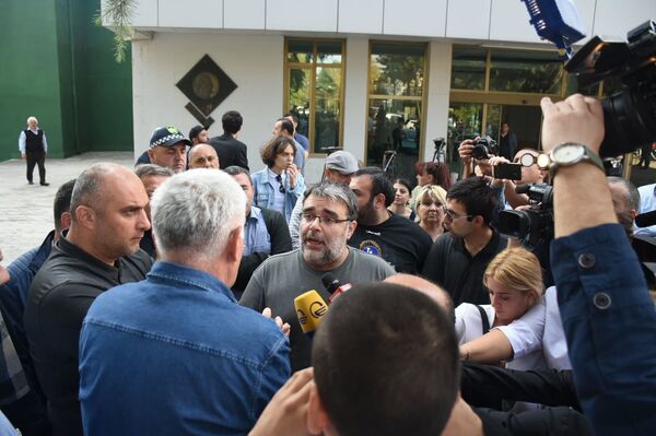 „გადადგეს დირექტორი, მოგვიმატეთ ხელფასები! – ავიაქარხნის თანამშრომლები გაიფიცნენ „გადადგეს დირექტორი, მოგვიმატეთ ხელფასები! – ავიაქარხნის თანამშრომლები გაიფიცნენ - Sputnik საქართველო
