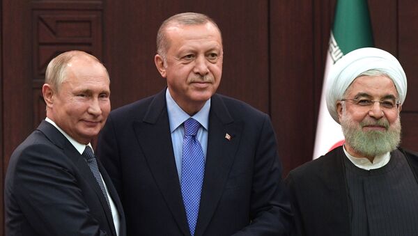 Президент РФ Владимир Путин, президент Турции Реджеп Тайип Эрдоган и президент Ирана Хасан Рухани - Sputnik Грузия