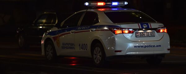 Полицейский автомобиль на проспекте Маштоца - Sputnik Грузия