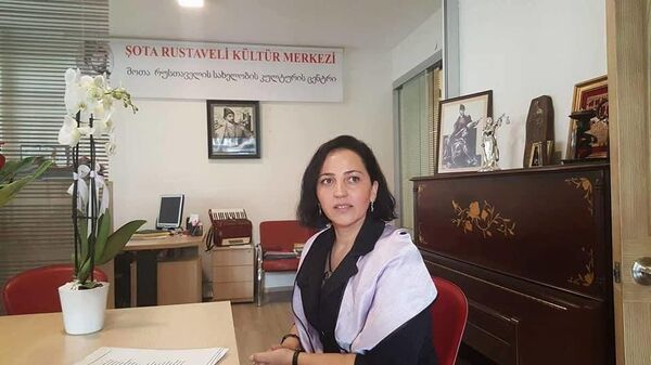 მარად შეყვარებული პოეტი ქალის „ავანსცენა“ და სიყვარულის სახელობის თეატრალური დასი მარად შეყვარებული პოეტი ქალის „ავანსცენა“ და სიყვარულის სახელობის თეატრალური დასი - Sputnik საქართველო