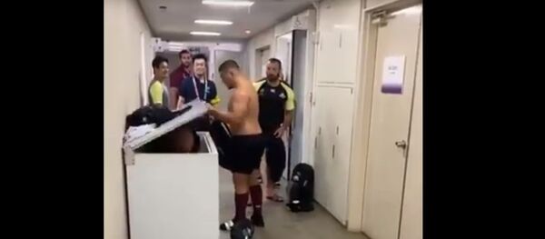 ქართველ მორაგბეს თანაგუნდელებმა “გაუჩალიჩეს” ქართველ მორაგბეს თანაგუნდელებმა “გაუჩალიჩეს” - Sputnik საქართველო