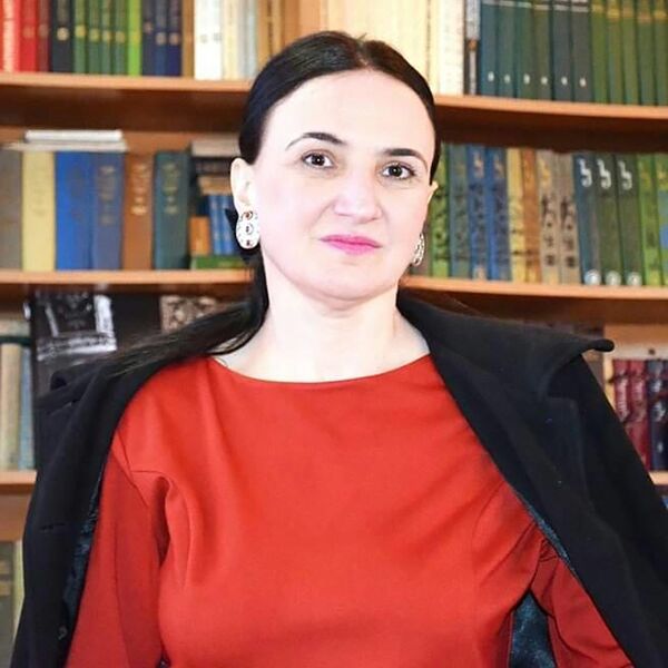 სიყვარულის „ბოლო სადგური“ და მშობლიურ კუთხეზე დაწერილი 12 წიგნი სიყვარულის „ბოლო სადგური“ და მშობლიურ კუთხეზე დაწერილი 12 წიგნი - Sputnik საქართველო