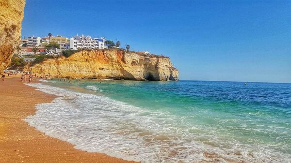 ლურჯი ოკეანე და ალგარვეს ოქროსფერი სანაპირო: როგორ ვიმოგზაუროთ სამხრეთ პორტუგალიაში იაფად ლურჯი ოკეანე და ალგარვეს ოქროსფერი სანაპირო: როგორ ვიმოგზაუროთ სამხრეთ პორტუგალიაში იაფად - Sputnik საქართველო
