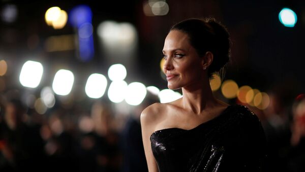 Анджелина Джоли на премьере фильма Малефисента: Владычица тьмы в Лос-Анджелесе - Sputnik Грузия