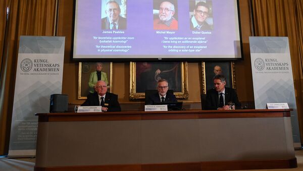 Обьявление лауреатов Нобелевской премии по физике 2019 в Стокгольме - Sputnik Грузия