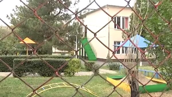 Жестокое обращение с ребенком в казахстанском детском доме попало на видео - Sputnik Грузия