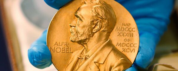 Нобелевская медаль вручается с Нобелевской премией - Sputnik Грузия