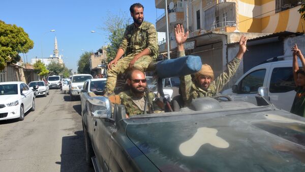 Военные в машине на границе Турции и Сирии - Sputnik Грузия