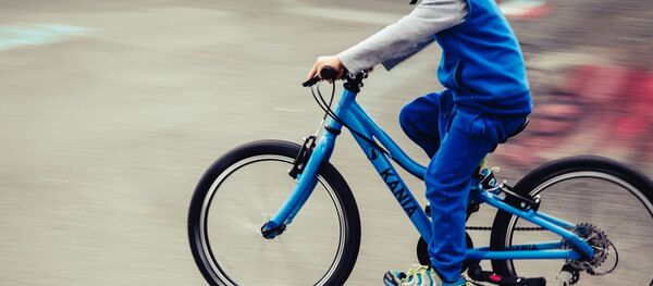 Ребенок на велосипеде - Sputnik Грузия