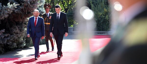 ნიკოლ ფაშინიანი და გიორგი გახარია ნიკოლ ფაშინიანი და გიორგი გახარია - Sputnik საქართველო