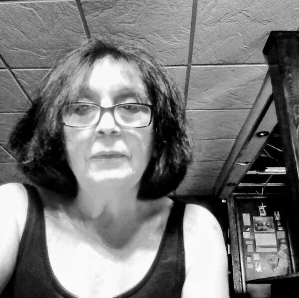 ემიგრანტი ქალის წერილები: „ბედნიერება ერქმევა გზას, თუ ოდესმე შენზეც იტყვიან „ის აქ არის“ - Sputnik საქართველო