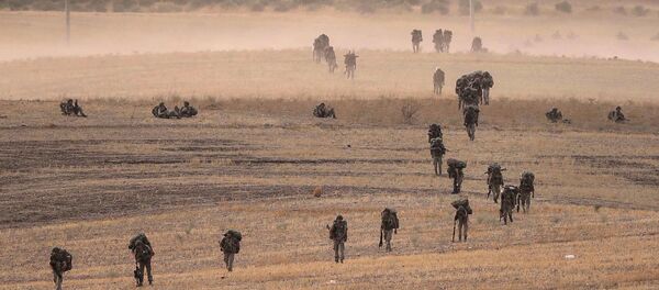 Турецкие войска продвигаются в сторону Манбиджа, Сирия - Sputnik Грузия