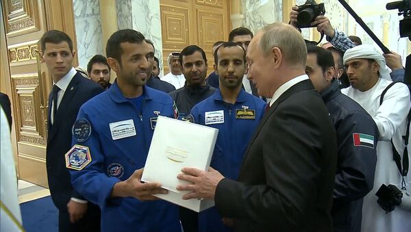 Первый космонавт из ОАЭ – Путину: Мы были в России целый год как дома - Sputnik Грузия