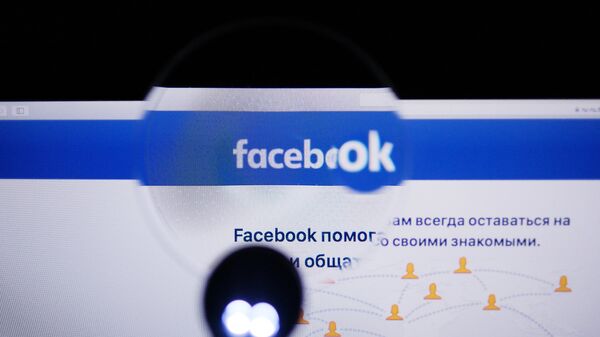 Страница социальной сети Фейсбук на экране компьютера - Sputnik Грузия