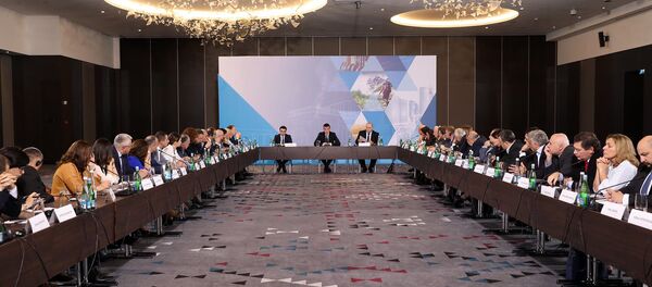 გიორგი გახარიას შეხვედრა ბიზნესმენებთან - Sputnik საქართველო