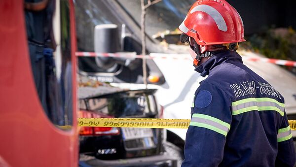Пожарные-спасатели 112 на месте происшествия - Sputnik Грузия