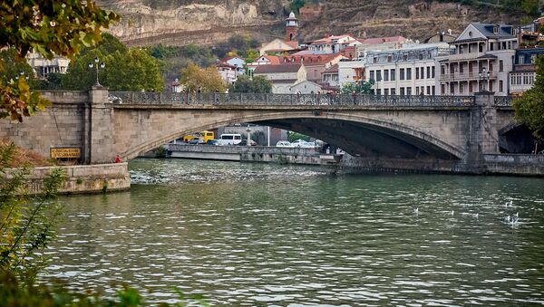 Метехский мост в историческом центре Тбилиси - Sputnik Грузия