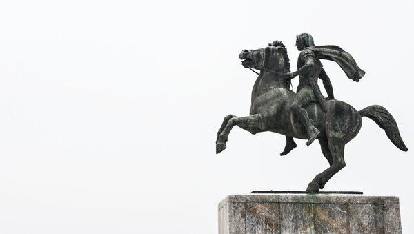 Памятник Александру Македонскому на набережной в Салониках - Sputnik Грузия