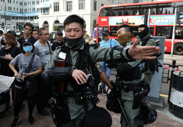 Глава администрации Гонконга Кэрри Лэм в начале сентября заявила о решении властей полностью отозвать законопроект об экстрадиции, который привел к продолжительным протестам, переросшим из мирных демонстраций в ожесточенные столкновения на улицах города - Sputnik Грузия
