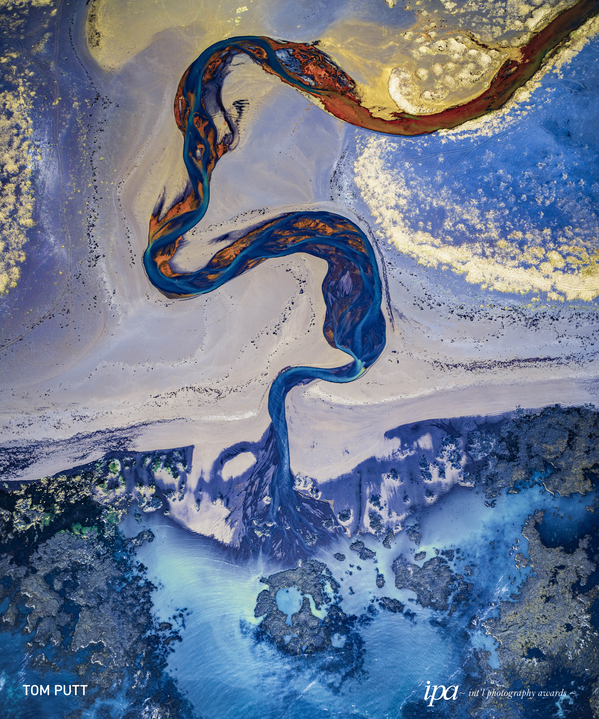 Снимок Iceland фотографа Tom Putt, победивший в категории Nature/Aerial Photographer Of the Year среди Professional конкурса International Photography Awards 2019 - Sputnik Грузия