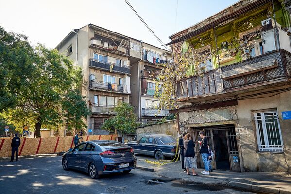 В квартире, где был взрыв, проживал 77-летний мужчина. С сильными ожогами он был доставлен в больницу - Sputnik Грузия