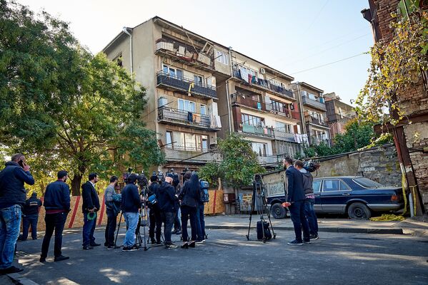 Тем временем остается надеяться, что все жители Тбилиси проявят больше внимания и осторожности при пользовании газовыми приборами, что может снизить риск повторения подобных трагедий в будущем - Sputnik Грузия