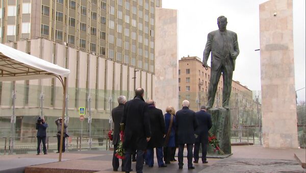 Интересы государства превыше всего: в Москве открыли памятник Евгению Примакову - Sputnik Грузия
