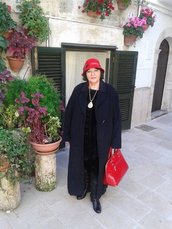 ემიგრანტი ქალის წერილები: „ახლა საკუთარ თავს და სამშობლოს ვეკითხები – სად შემეშალა?“ ემიგრანტი ქალის წერილები: „ახლა საკუთარ თავს და სამშობლოს ვეკითხები – სად შემეშალა?“ - Sputnik საქართველო