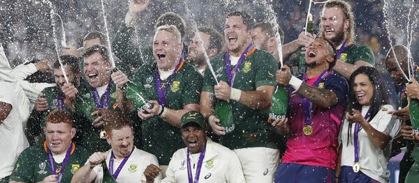  Кубок мира по регби. Финал - Англия - ЮАР. Игроки Южной Африки празднуют победу в финале Кубка мира - Sputnik Грузия