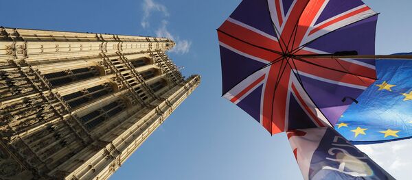 Вокруг шпионы. Британские политики запутались и обвиняют друг друга в связях с Москвой - Sputnik Грузия