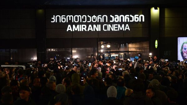 Акция протеста у кинотеатра Амирани в Тбилиси - Sputnik Грузия