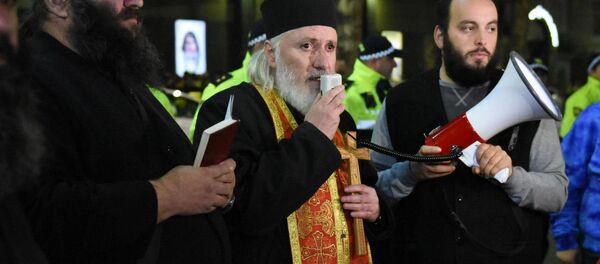 საპროტესტო აქცია ფილმის „და ჩვენ ვიცეკვეთ“ წინააღმდეგ საპროტესტო აქცია ფილმის „და ჩვენ ვიცეკვეთ“ წინააღმდეგ - Sputnik საქართველო