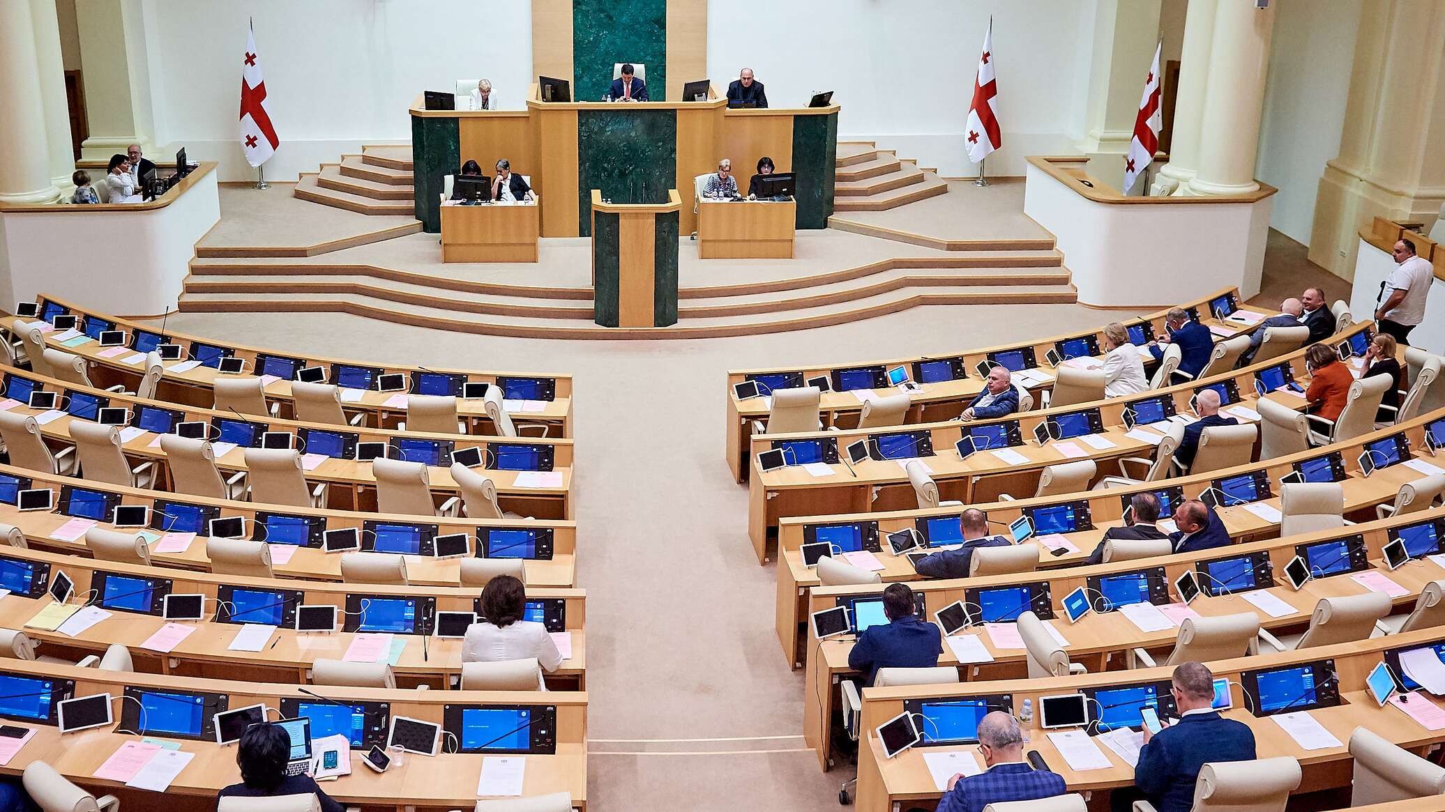 Грузия парламент закон. Парламент Грузии. Парламент Грузии десятого созыва. Страна Белиз парламент выборы.