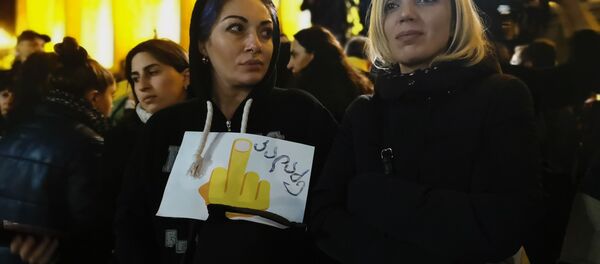 საპროტესტო აქცია პარლამენტთან საპროტესტო აქცია პარლამენტთან - Sputnik საქართველო