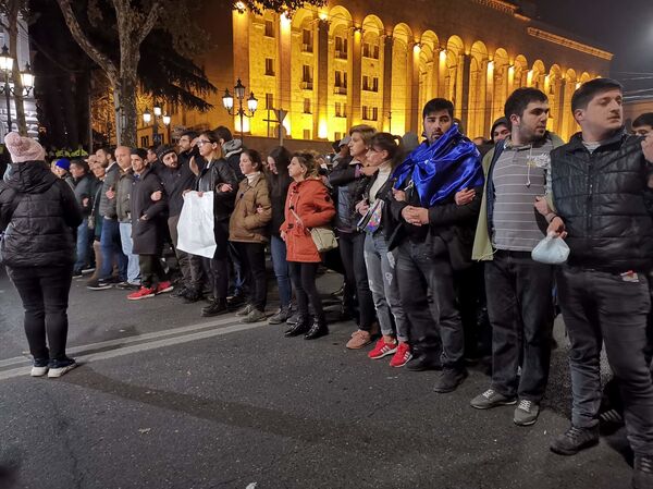 Митингующие установили палатки в центре Тбилиси - Sputnik Грузия