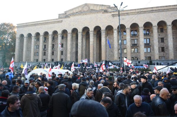 Гражданам России в Грузии рекомендуют соблюдать осторожность Гражданам России в Грузии рекомендуют соблюдать осторожность - Sputnik Грузия