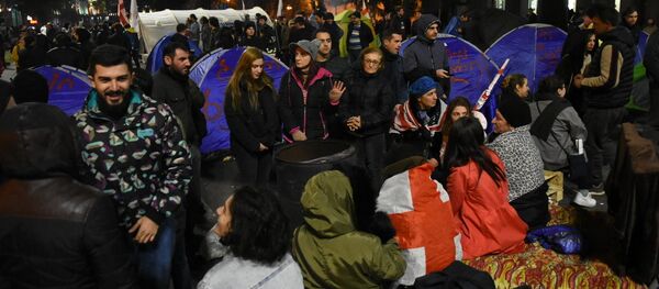 საპროტესტო აქცია პარლამენტთან საპროტესტო აქცია პარლამენტთან - Sputnik საქართველო